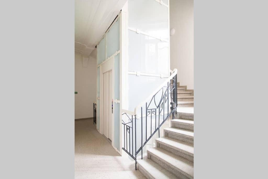 Design Studio Andel, All Historical Sights Walkable Praha Bagian luar foto